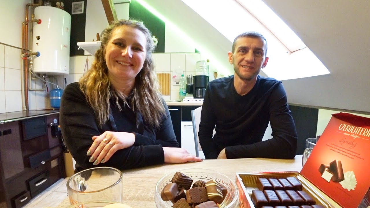 Живут в селе(600 чел) в Польше. Работает в Германии. Гмина бесплатно предоставила жильё. Репатрианты