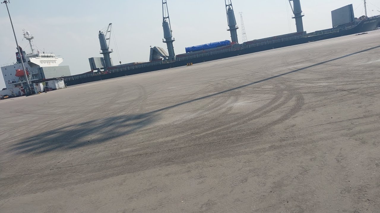 DOLLAR CRISIS CHITTAGONG PORT  , CONTAINER HANDLING EQUIPMENT MAINTENANCE YARD #Dollar #port #ship