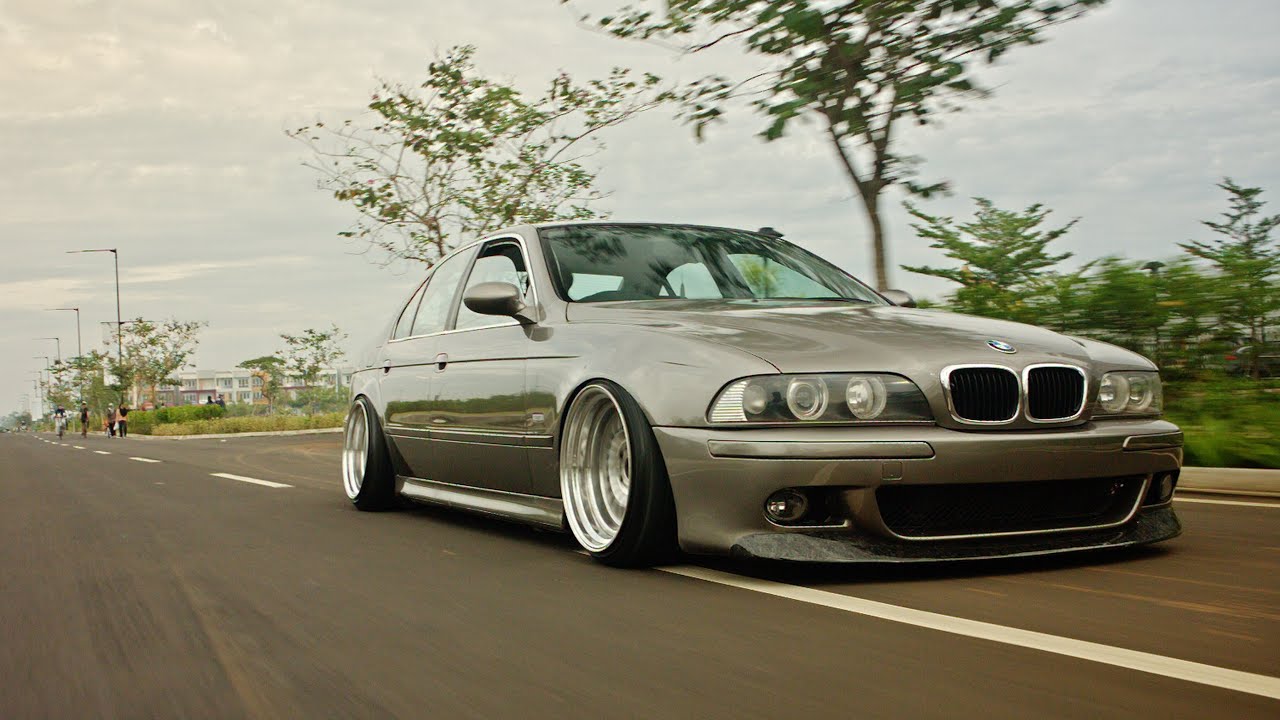 Rei's BMW E39 BAGGED | Krimy 4K