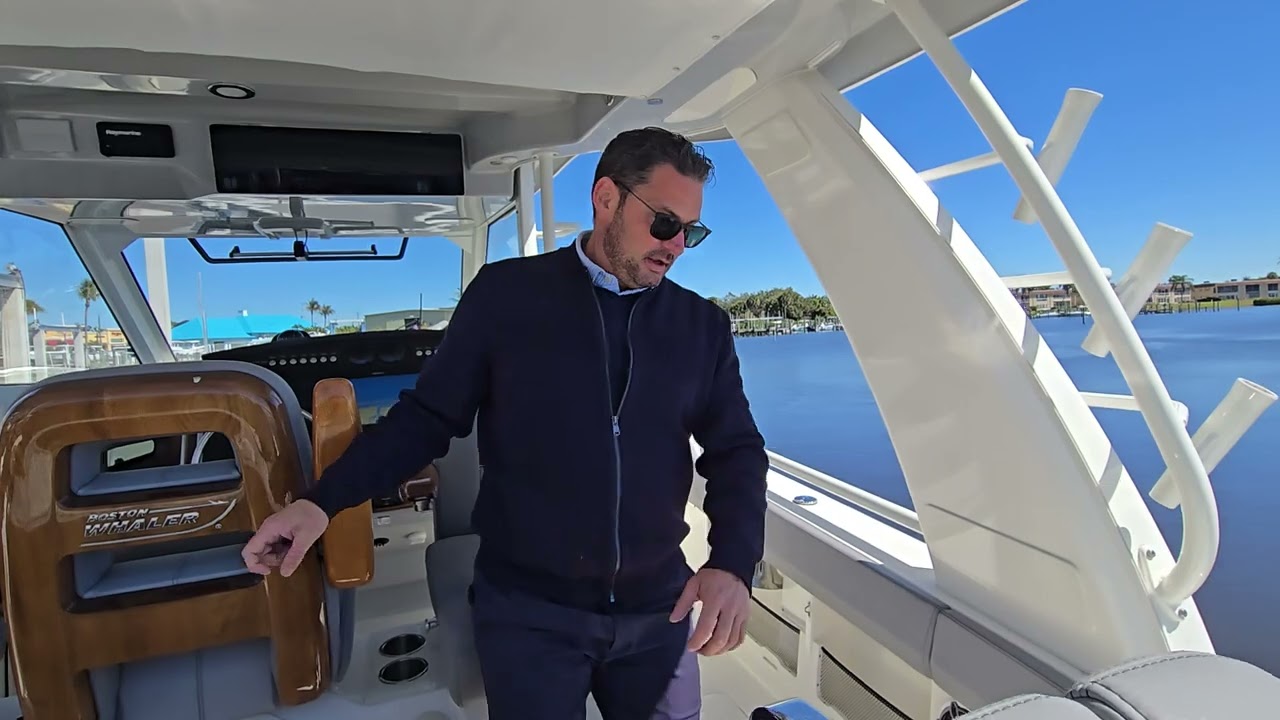 Boston Whaler 420 Outrage