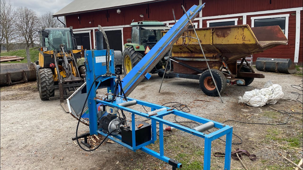 Cut and split firewood processor ”PW vedmaskin”