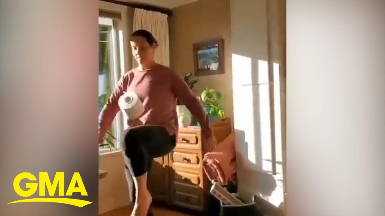 Soccer players use toilet paper to do the #stayathomechallenge