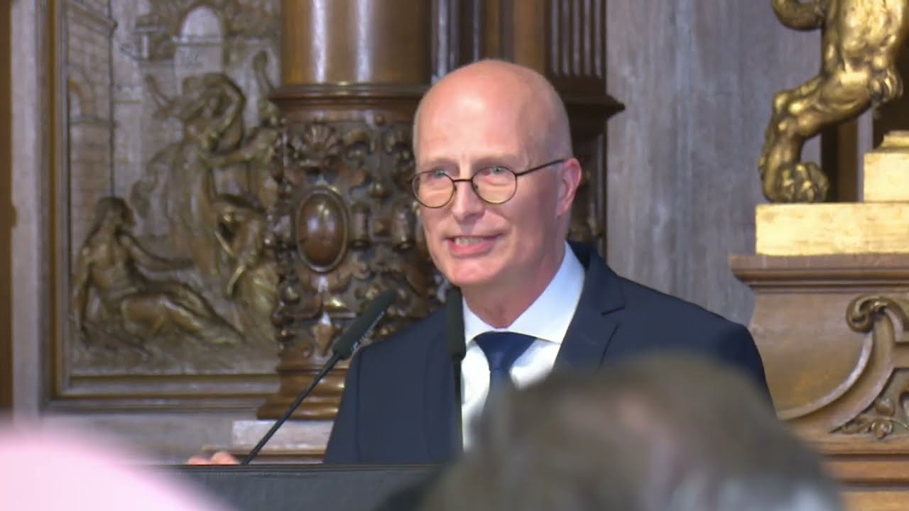 Tschentscher: Hamburg einzige Stadt in Deutschland mit 2 Vereinen und 3 Mannschaften in Bundesliga.