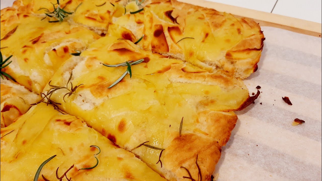 Focaccia con patate e rosmarino
