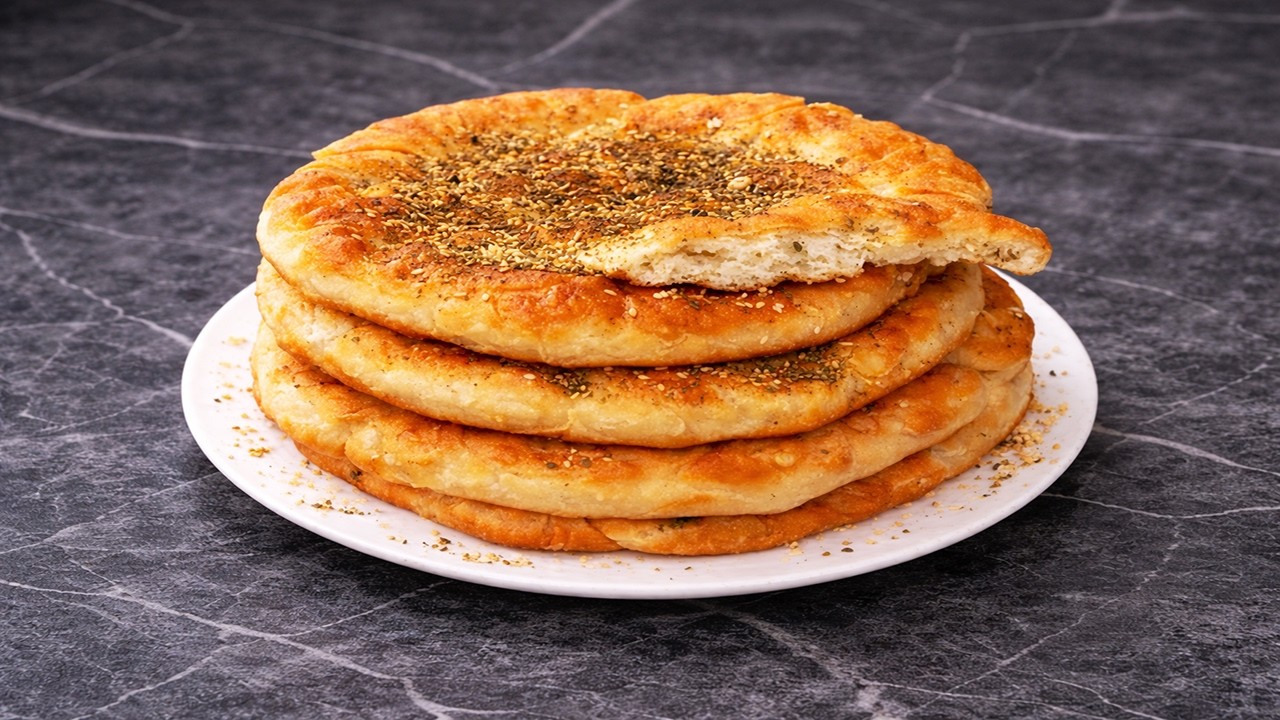 Как он может быть таким мягким? Секрет йогуртового хлеба на сковороде, который вас покорит! ✨