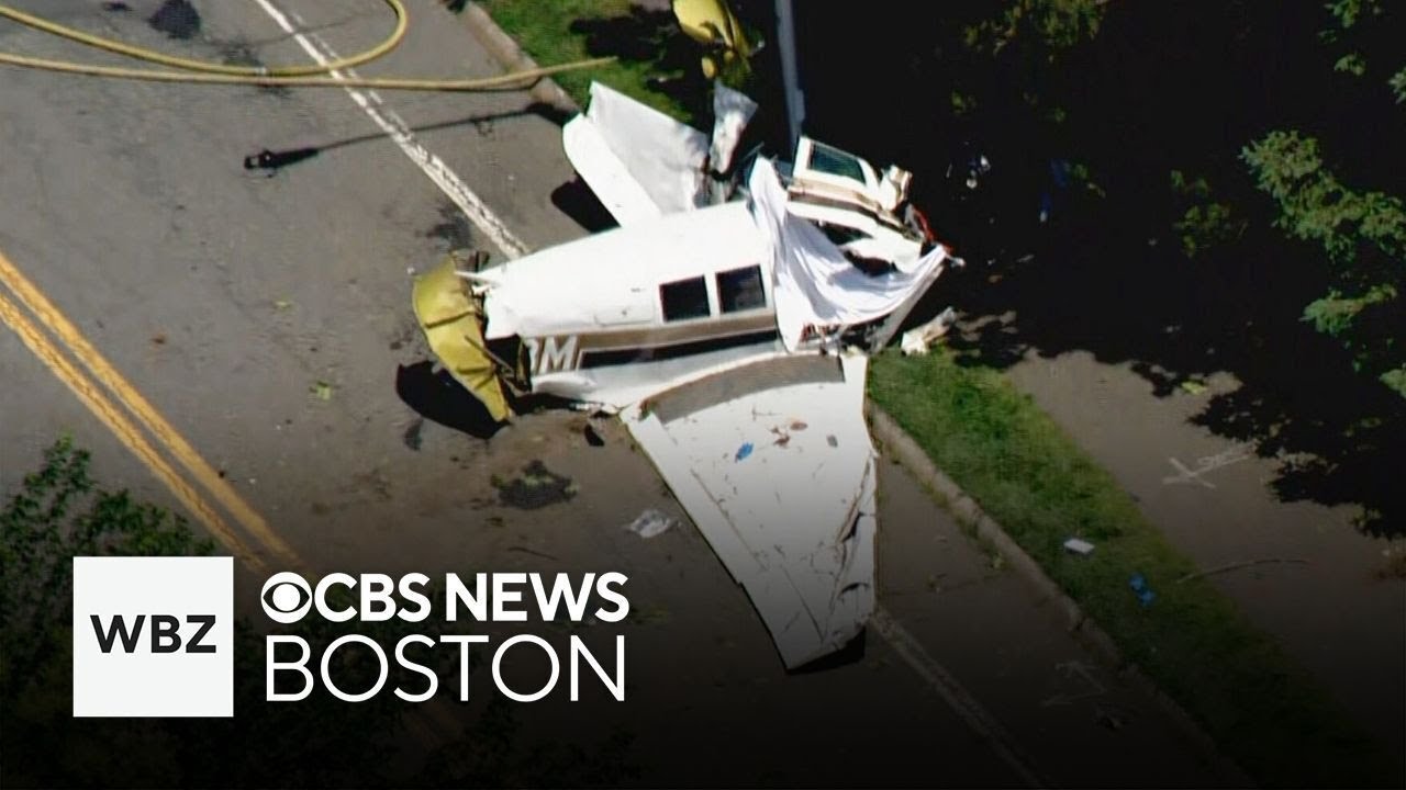 One dead after small plane crashes nearly Beverly, Massachusetts airport
