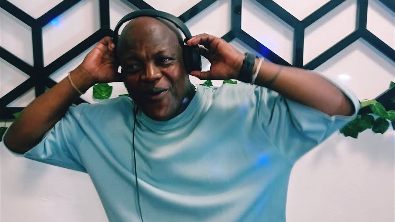 Banzo Sole Live from 128 Lounge & Bar 🍸 Soulful House Set