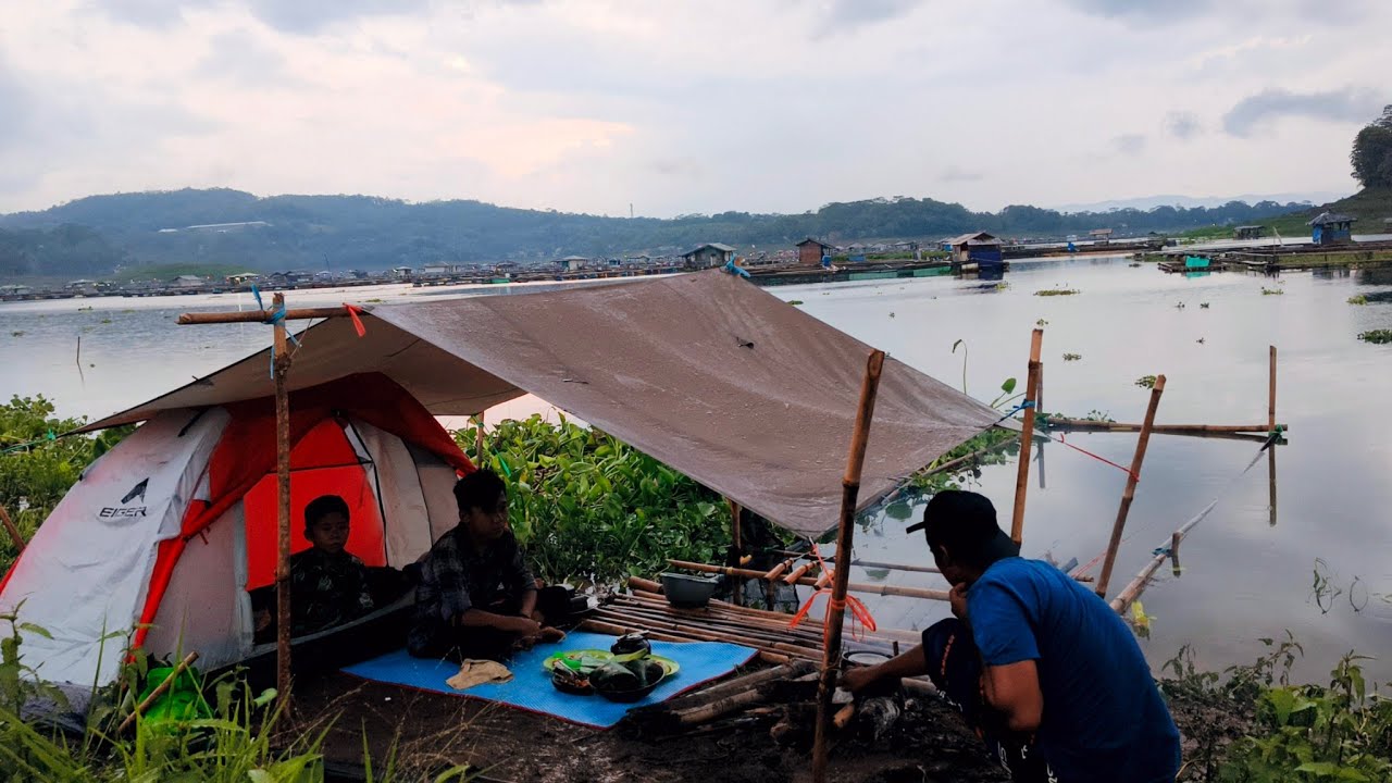 CAMP FISHING Ep. 204 Hujan Deras Siang dan Malam Memasak Pepes Ikan Hasil Tangkapan