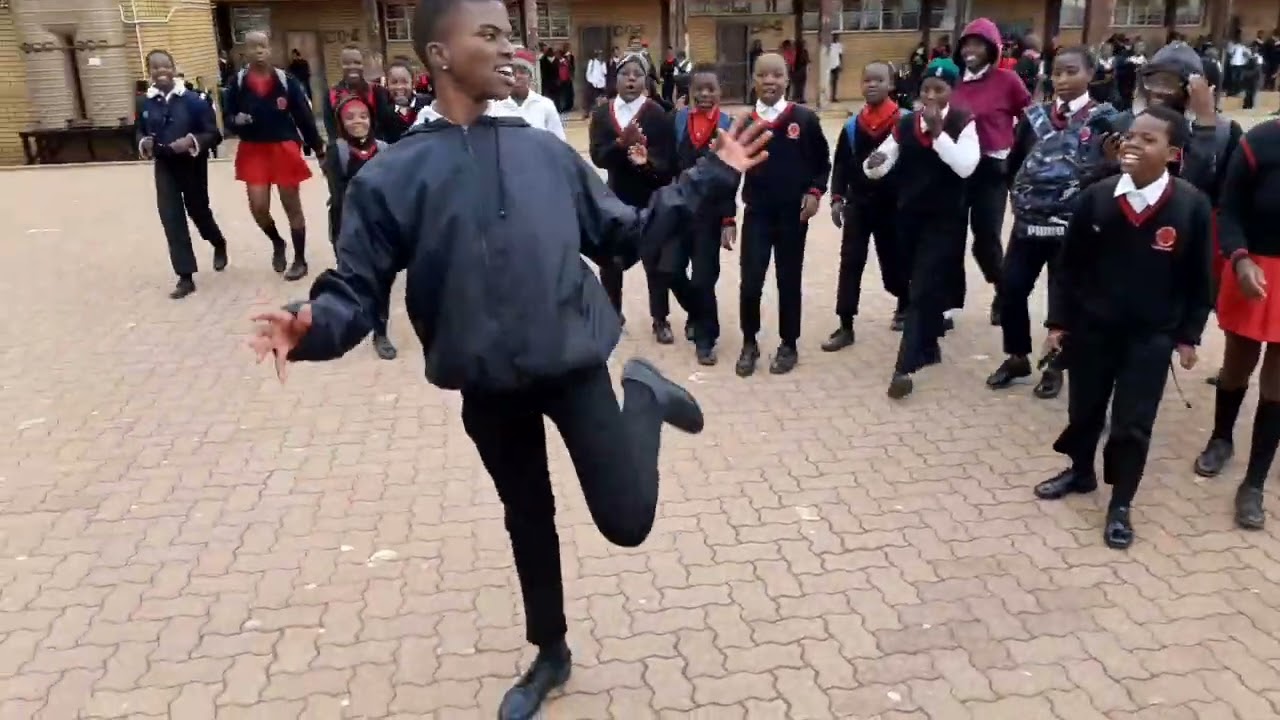 We yeyyed the yey dance at school (Yey dance)