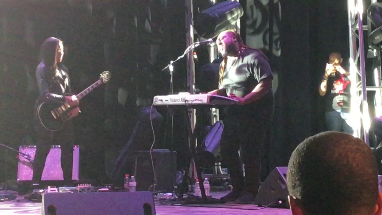 Tye Tribbett Trenton with Taylor Gamble on guitar