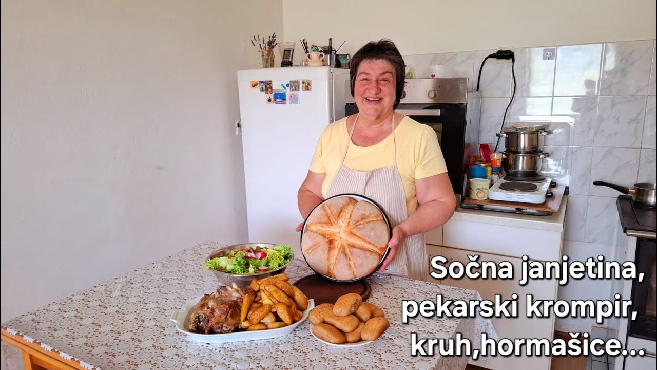 Sočna janjetina,pekarski krompir, kruh i hormašice...