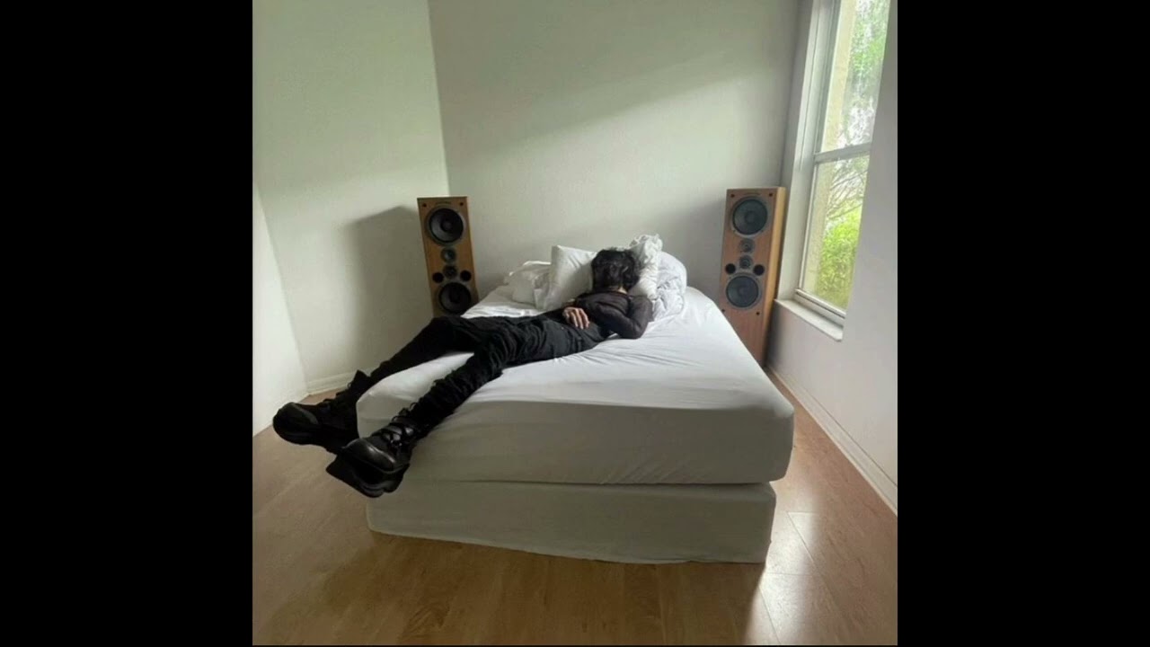 uui87 - 80gawd (deleted)