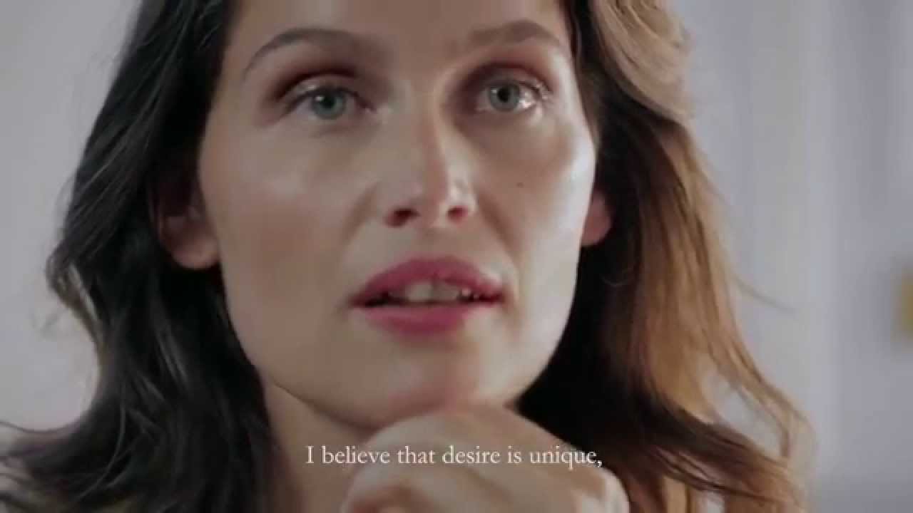NINA RICCI - L'Extase Interview de Laetitia Casta