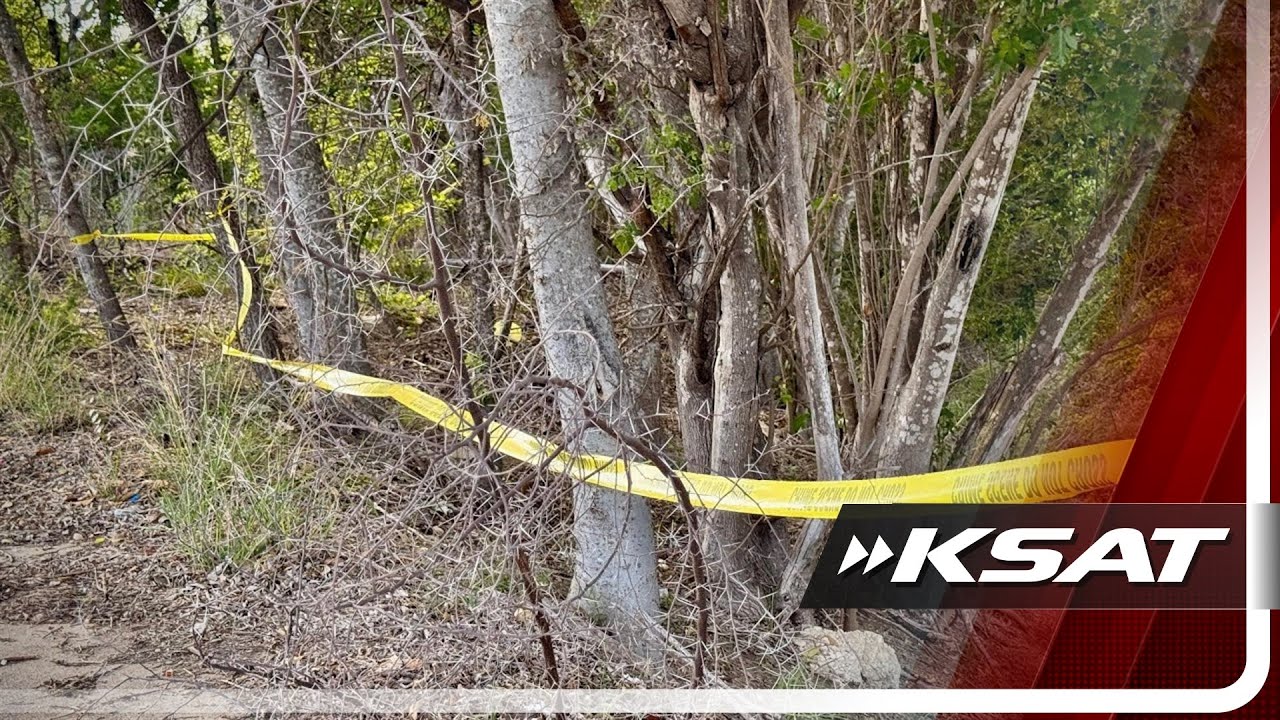 Полиция Сан-Антонио сообщает, что найденное обгоревшее тело имело связанные руки и было завернуто...