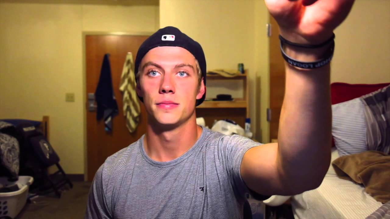 LOGANMCKAY BURNS DOWN HIS DORM SURPRISE!!!