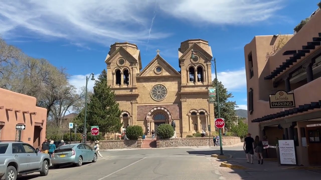 Exploring the Heart of Santa Fe: Old Town Plaza | The BEST Place To Visit In New Mexico! 🏜️