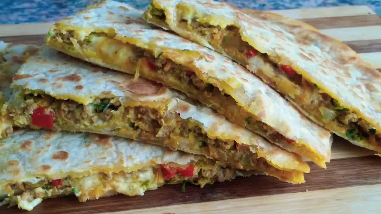 أسرع والذ فطيرة كتوجد في دقائق بخبز التورتيلا وبحشوة اقتصادية ولذيذة