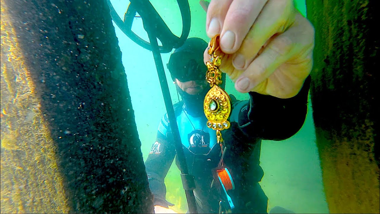 Metal Detecting UNDERWATER after STORM Finding Many Rings