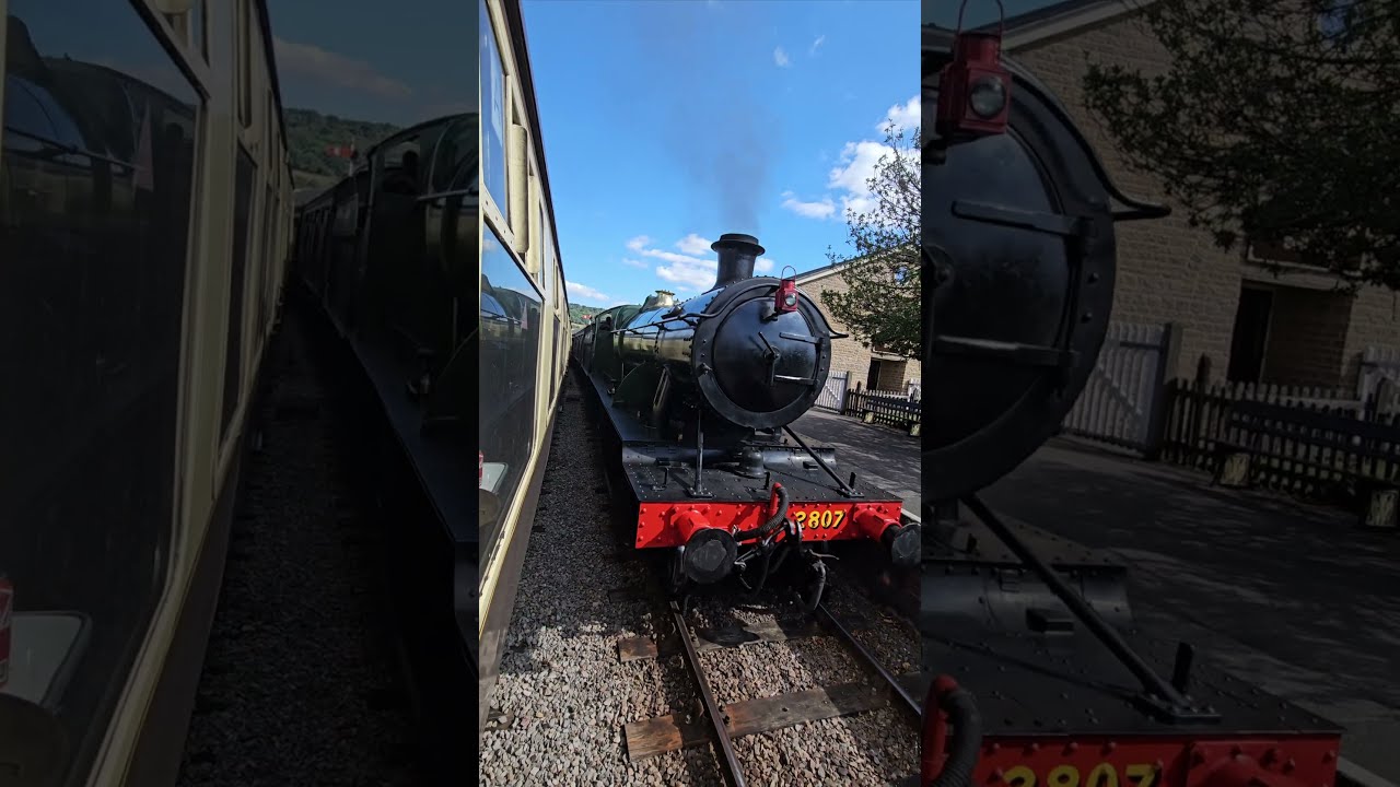 GWR '28xx' class loco 2807 arriving Winchcombe on the GWSR steam railway, 2024-08-11