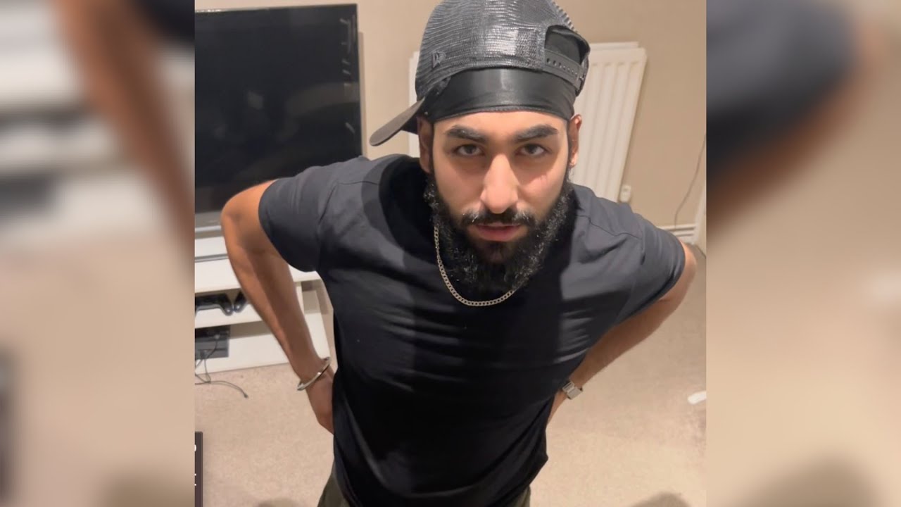 When your lil sisters boyfriend taller than you: