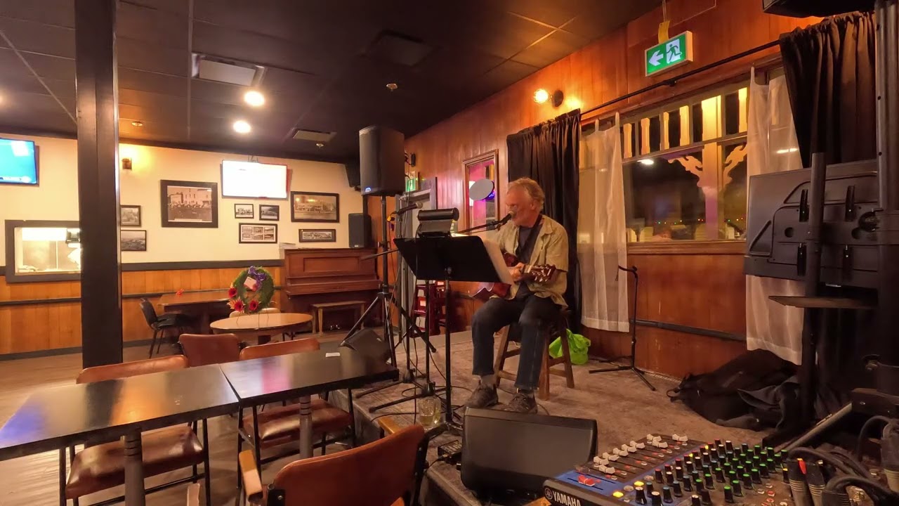 MARK HOPPE - SET 3  NOV 8 Stitch'n'Bitch #acousticguitar #covers #openmike #stitchnbitch #salmohotel