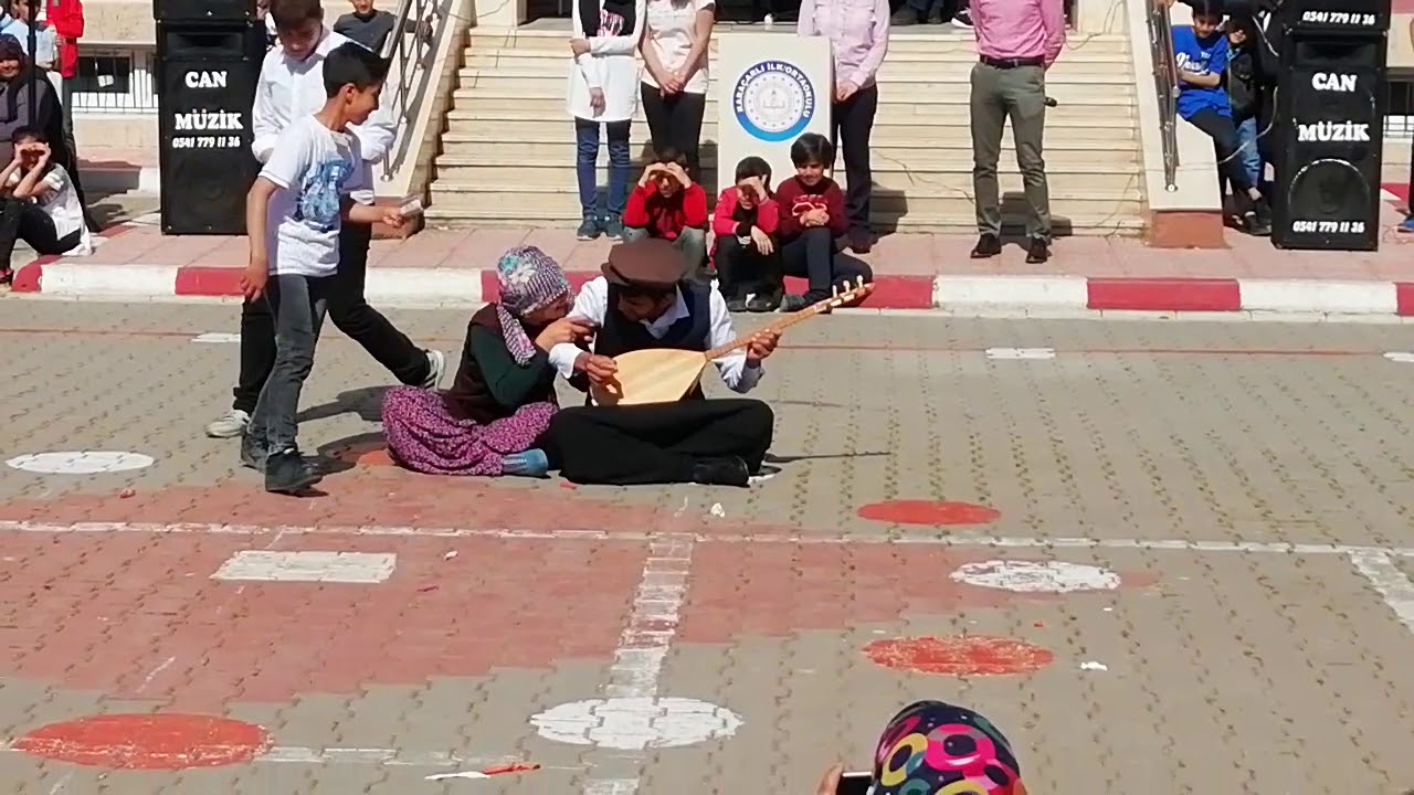 23 Nisan karacarlı ortaokulu baba kız atışması