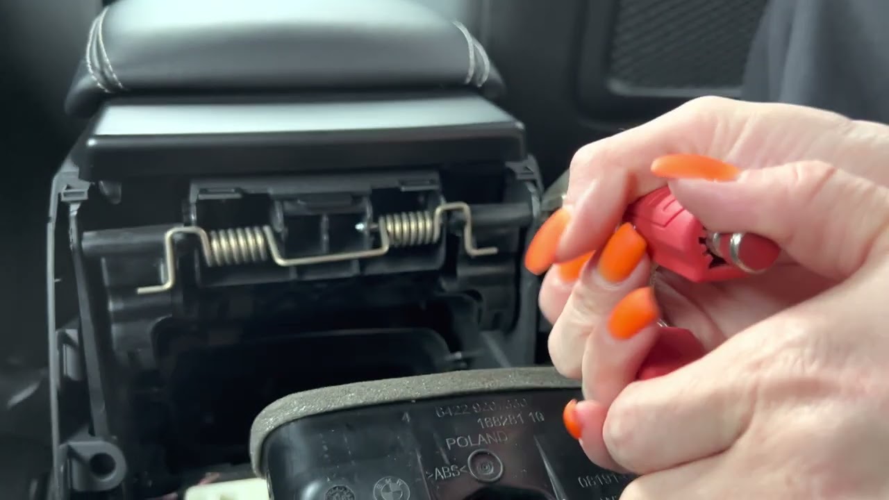Как установить подлокотник BMW F30 своими руками