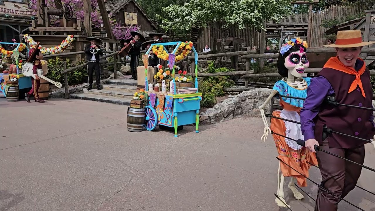 Miguel's Fiesta Latina - Disneyland Paris