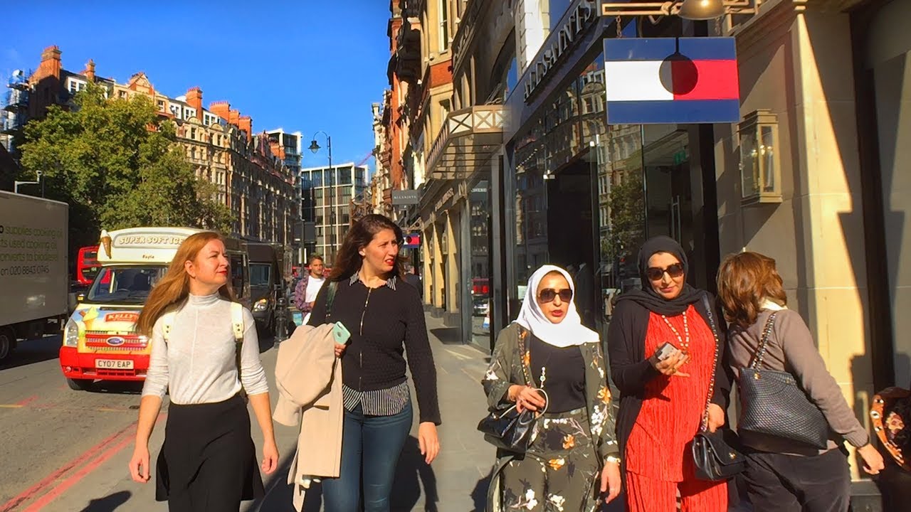 Walking London’s Fulham Road to Knightsbridge via Brompton Road