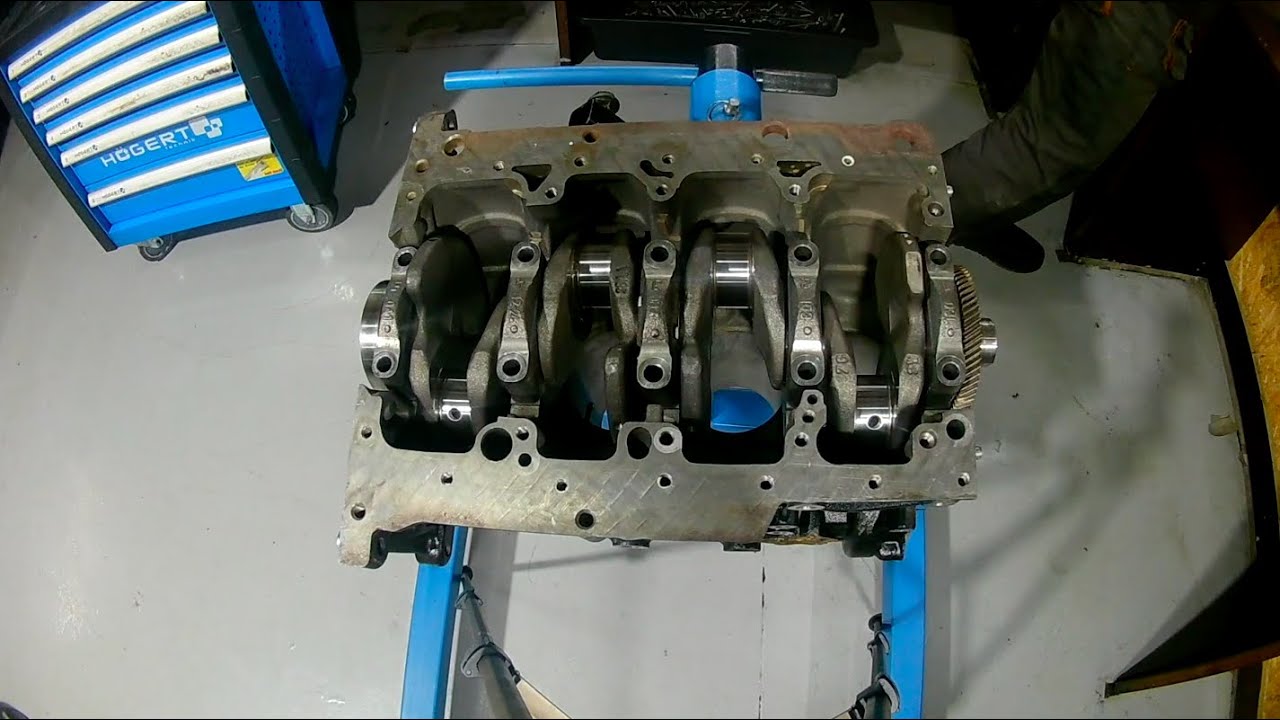 VW T5 T6 2.0 BiTDI CFCA ENGINE REBUILD TIMELAPS