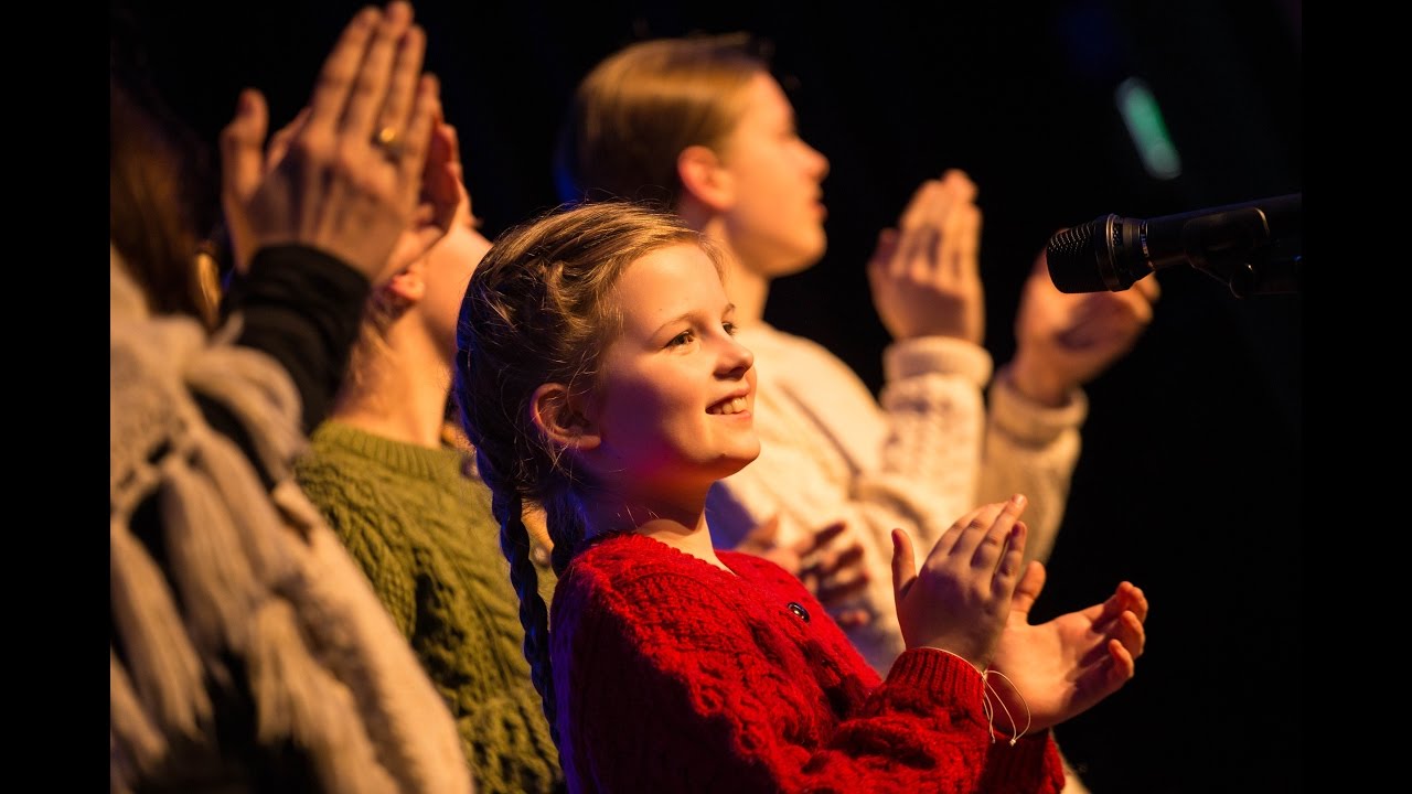 Angelo Kelly & Family - Leise rieselt der Schnee