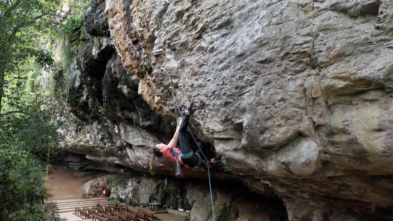 Via Armagedon (9b) - Gruta 3a. Légua - Caxias do Sul/RS