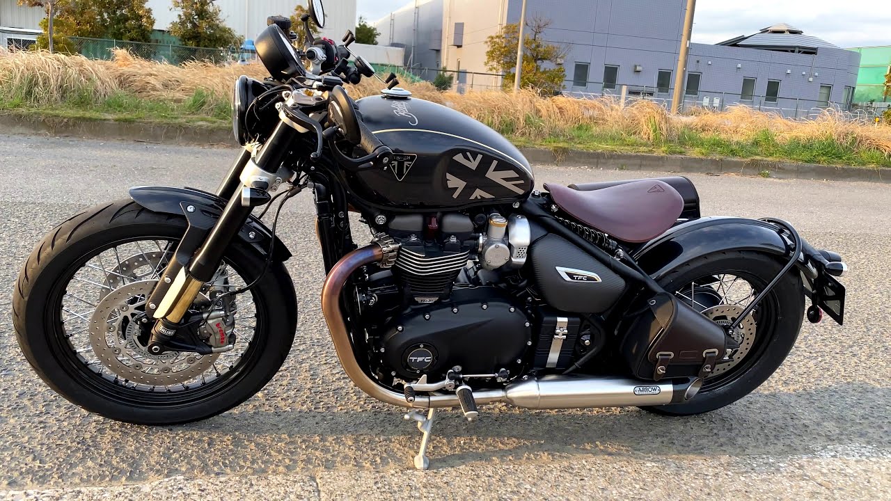TRIUMPH BONNEVILLE BOBBER TFC Exhaust sound.
