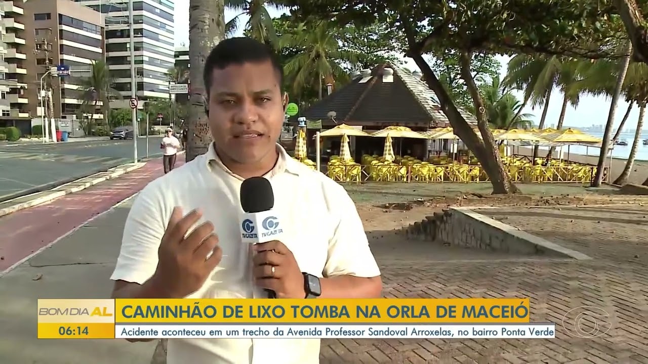 Câmeras flagram tombamento de caminhão de lixo na Ponta Verde - 29/01/2026