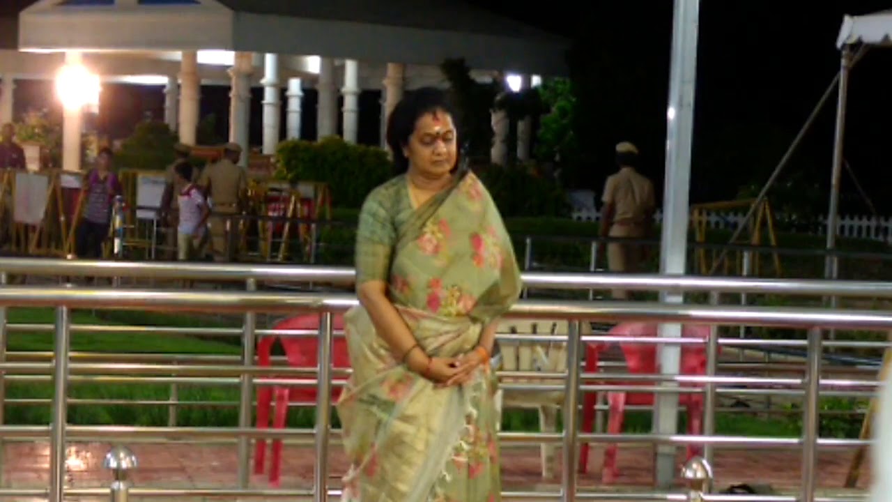 கலைஞருக்கு மகள் செல்வி திடீர் அஞ்சலி