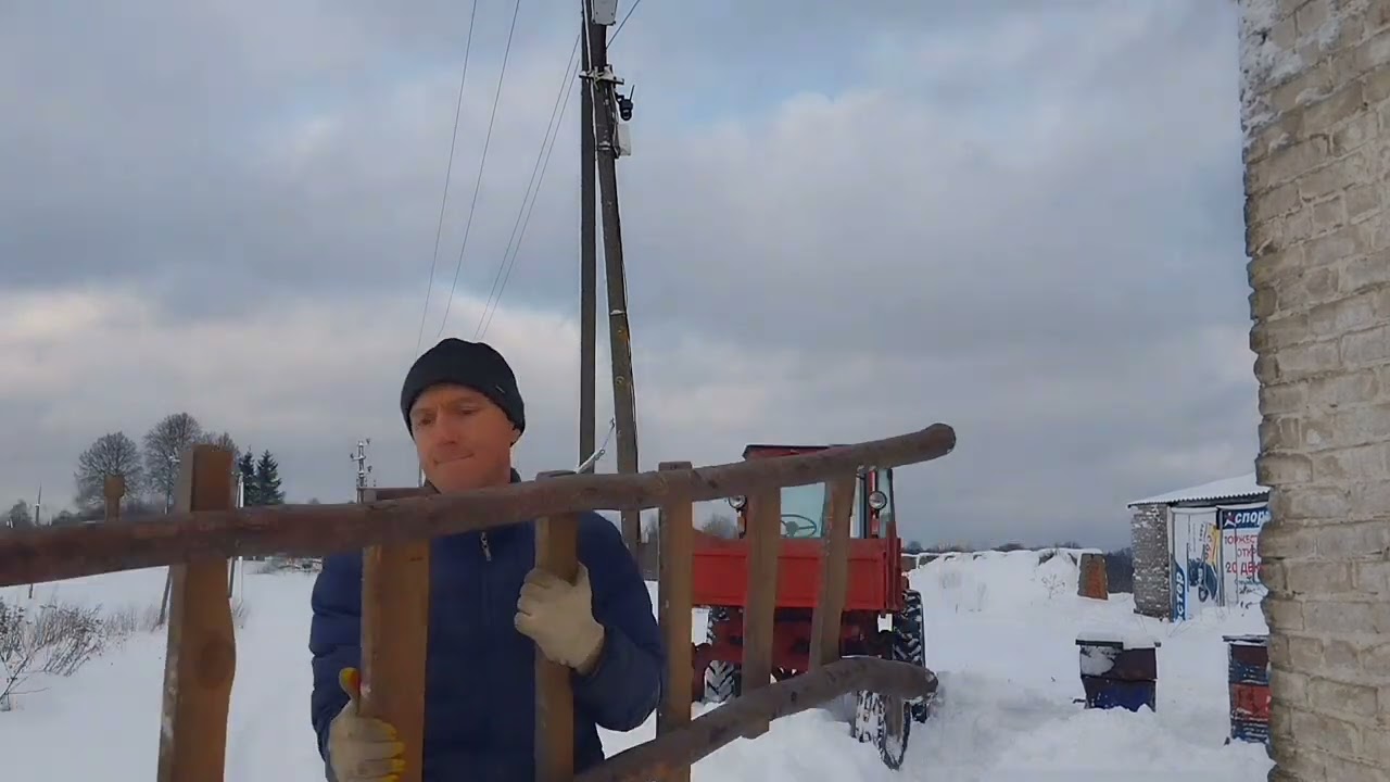 Утепляю потолок, разбираю баню.
