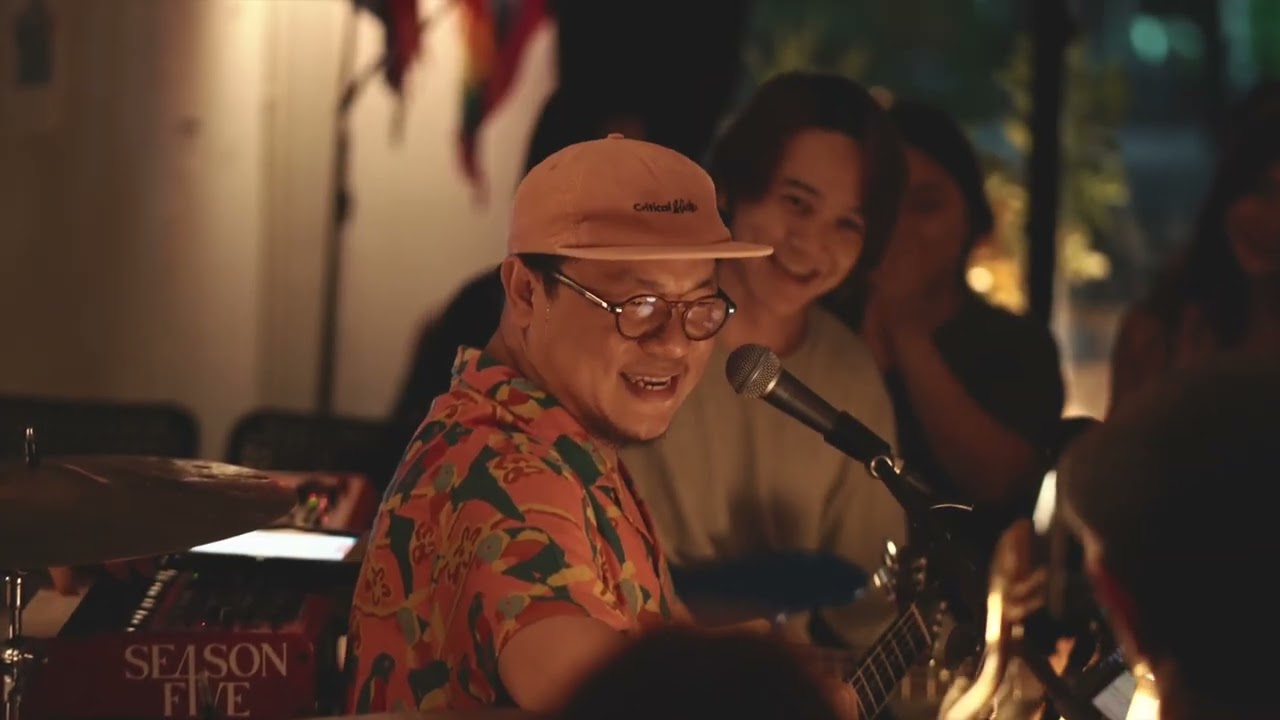 เสียงเพลงเกิดก่อนทฤษฎี : 8ไม้เท้า  Live at Bluebird