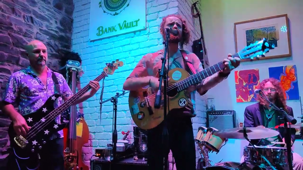 Retrofit - Worldwide Welshman Trio, live in the Bank Vault, Aberystwyth, 27/06/25