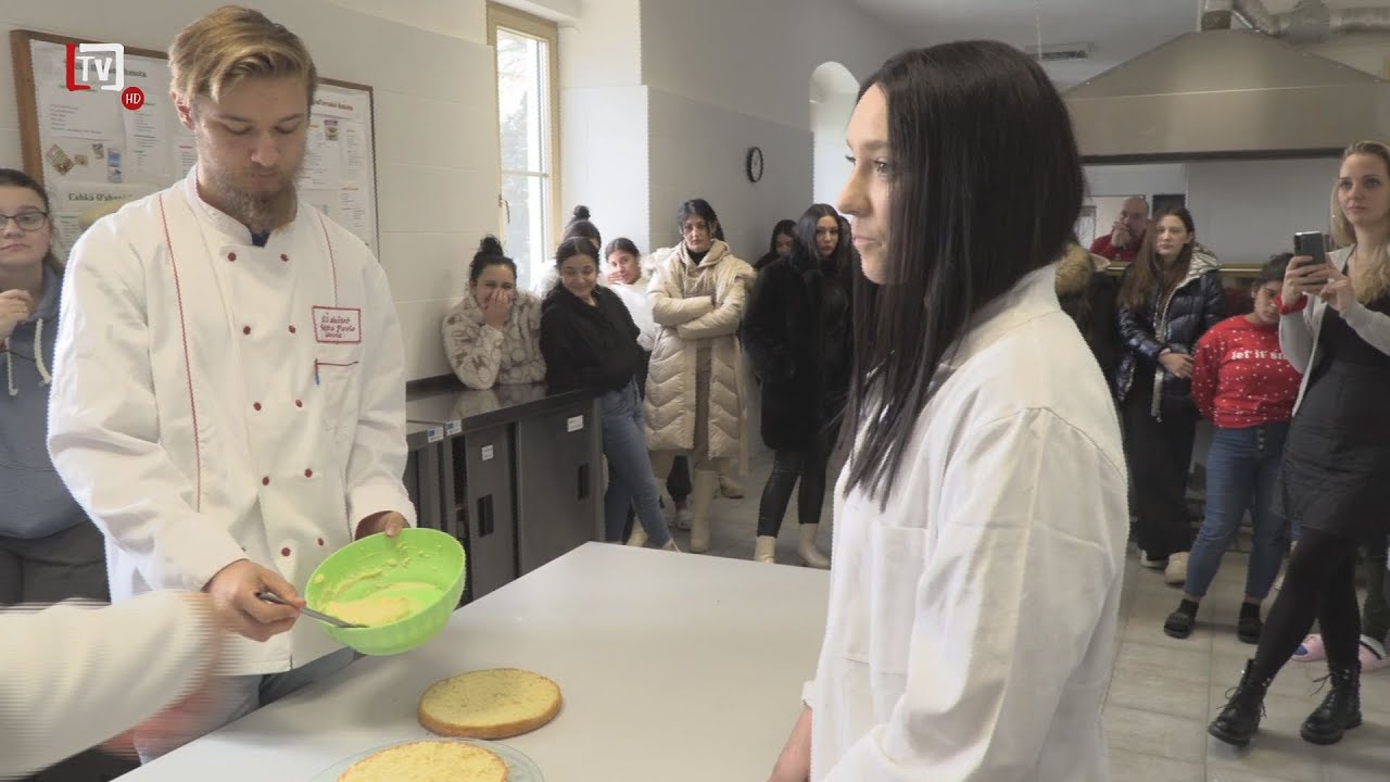 [4/07] Timea Strnálová piekla s budúcimi cukrármi zo SOŠ Majstra Pavla (20. 02. 2024)