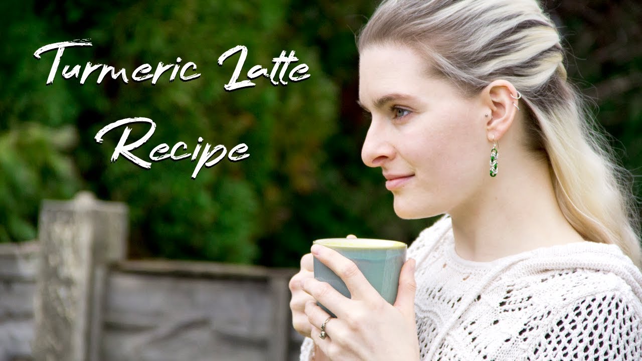 How to Make a Fresh Turmeric Latte (Recipe)