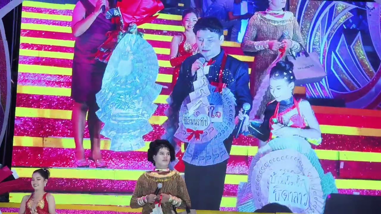 น้องธิดาลาว สปปลาว แสดงสดเปิดฤดูกาลอลีงการโชว์