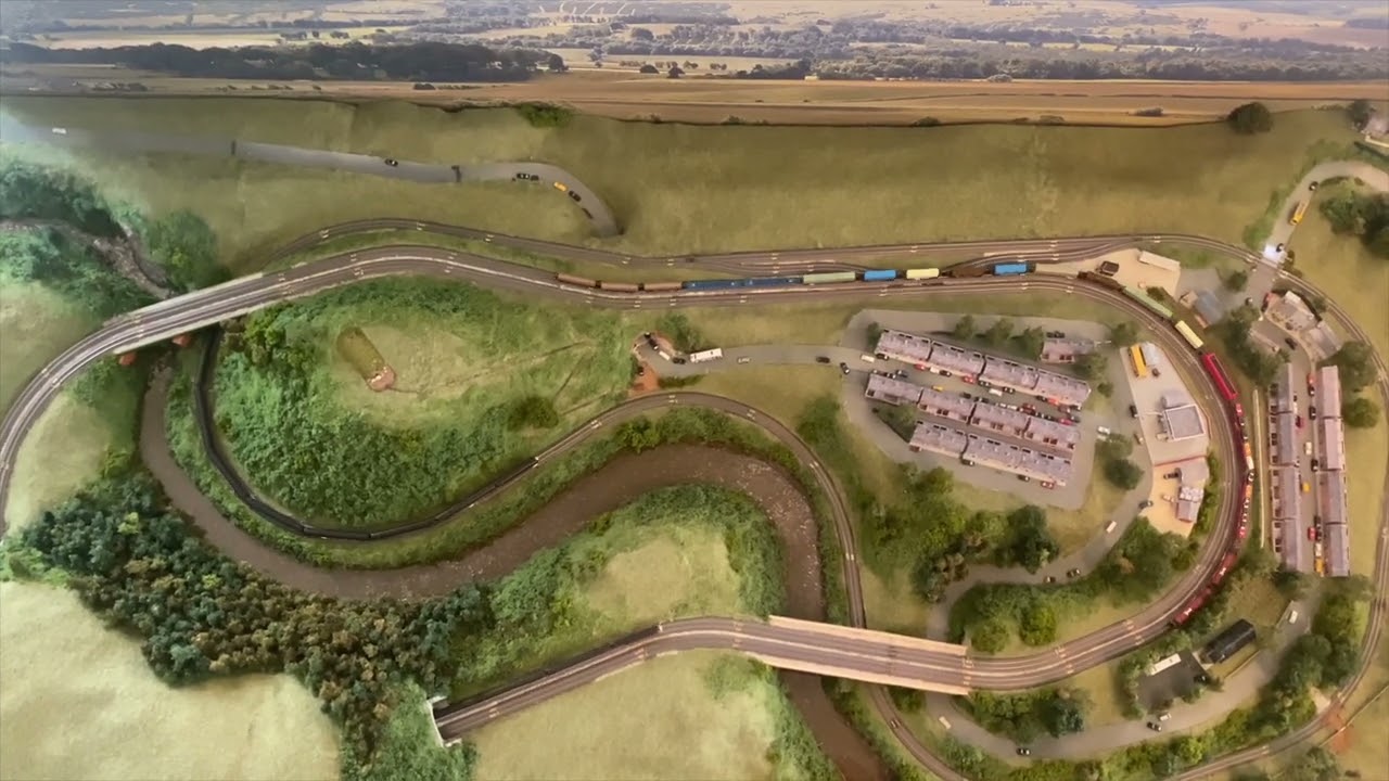 T Gauge UK Train Layout - Part 4 (Running some trains-including a derailment)