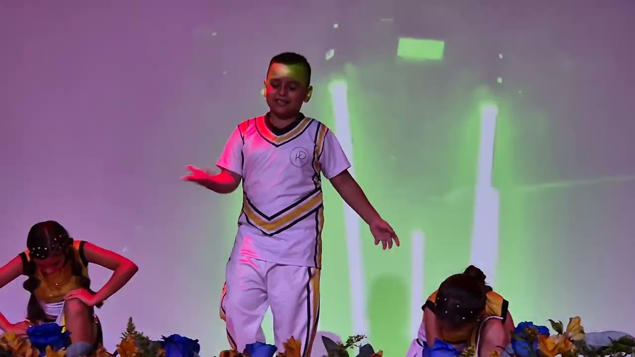DANCE PIROUETTE