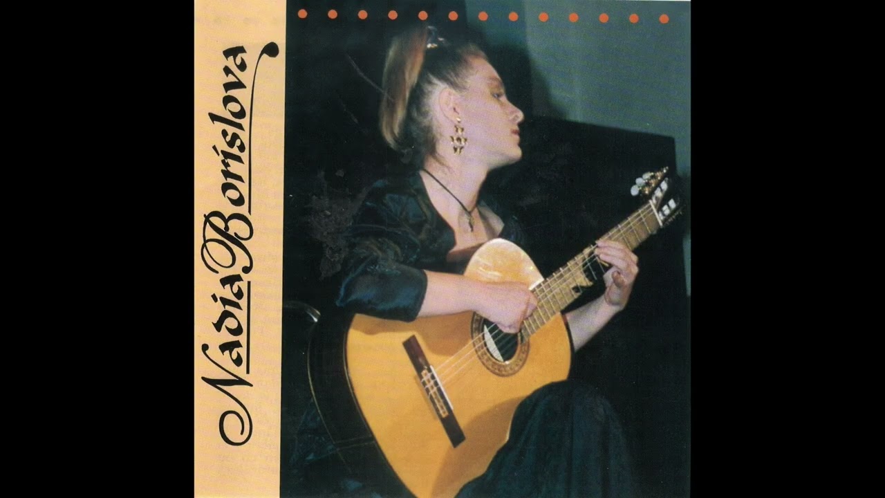 Nadia Borislova. La flor recuerda a la lluvia.