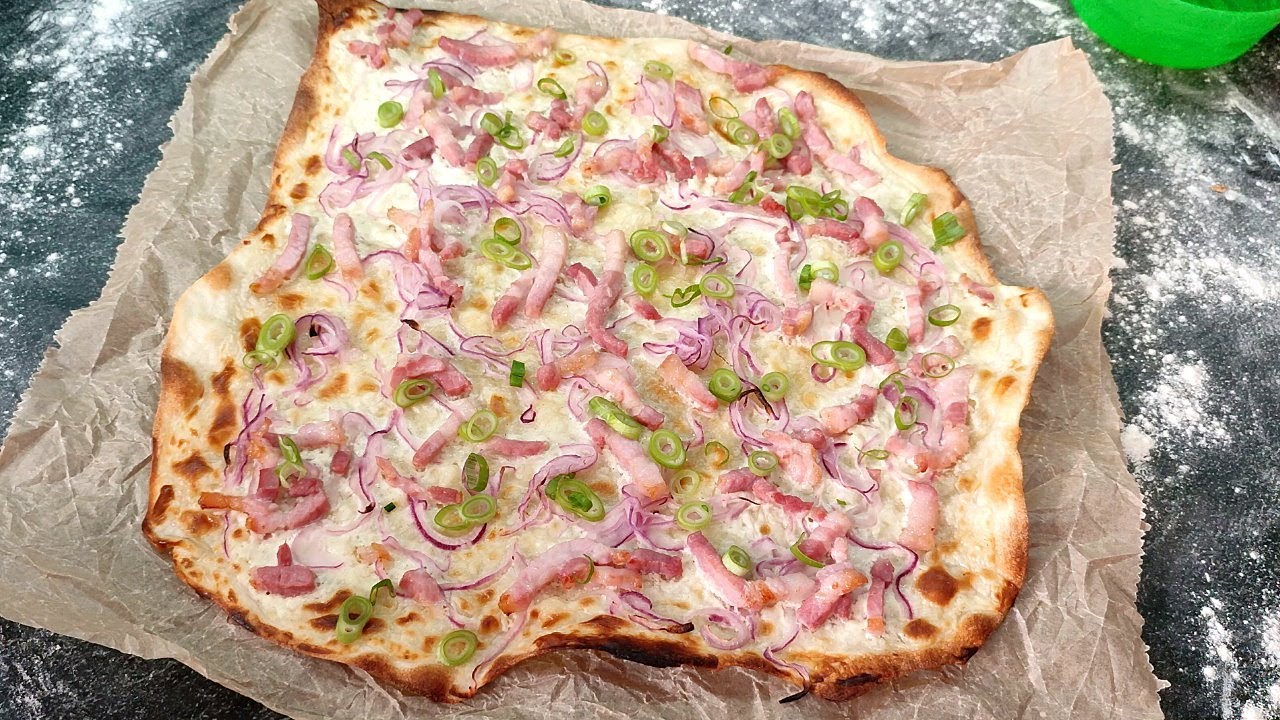 Знаменитый ПЛАМЕННЫЙ Пирог! Настояший Эльзасский Flammkuchen без дрожжей! Классический и яблочный!