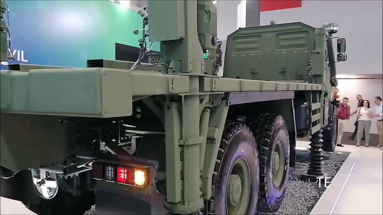 KOLUMAN &Uuml;RETİMİ DERMAN 8X8 VE ZETROS 6X6 ARA&Ccedil;LARI IDEF 2025 SAVUNMA SANAYİİ FUARINDA