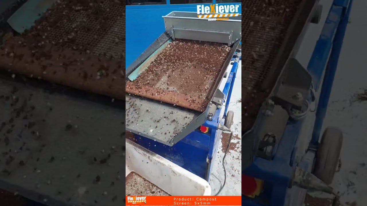 FleXiever Garden with hopper screening compost / compost zeven/ criblage du compost.Compost sifter.