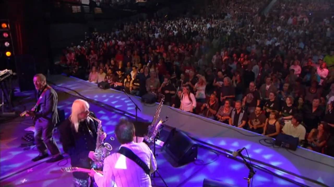 Ringo Starr - Live at the Greek Theatre - 9. Pick Up the Pieces (Hamish Stuart)