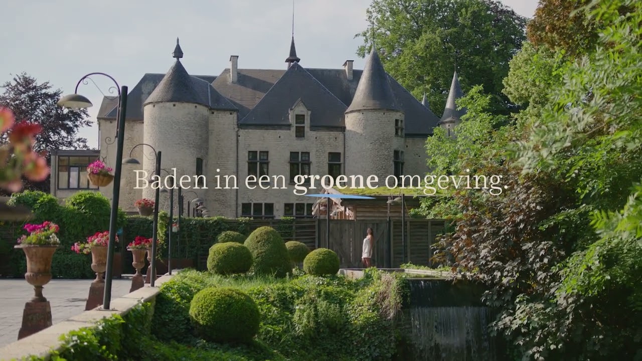 Baden in een groene omgeving. Thermae Boetfort.