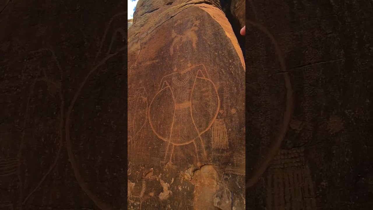 Aztec looking petroglyphs in Utah